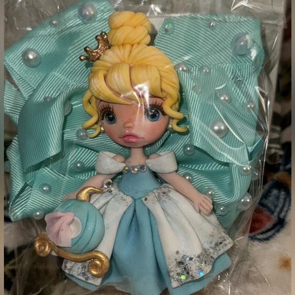 Handmade Bows Disney, Pixar assorted Characters, colors, clay, light weight - Picture 2 of 10